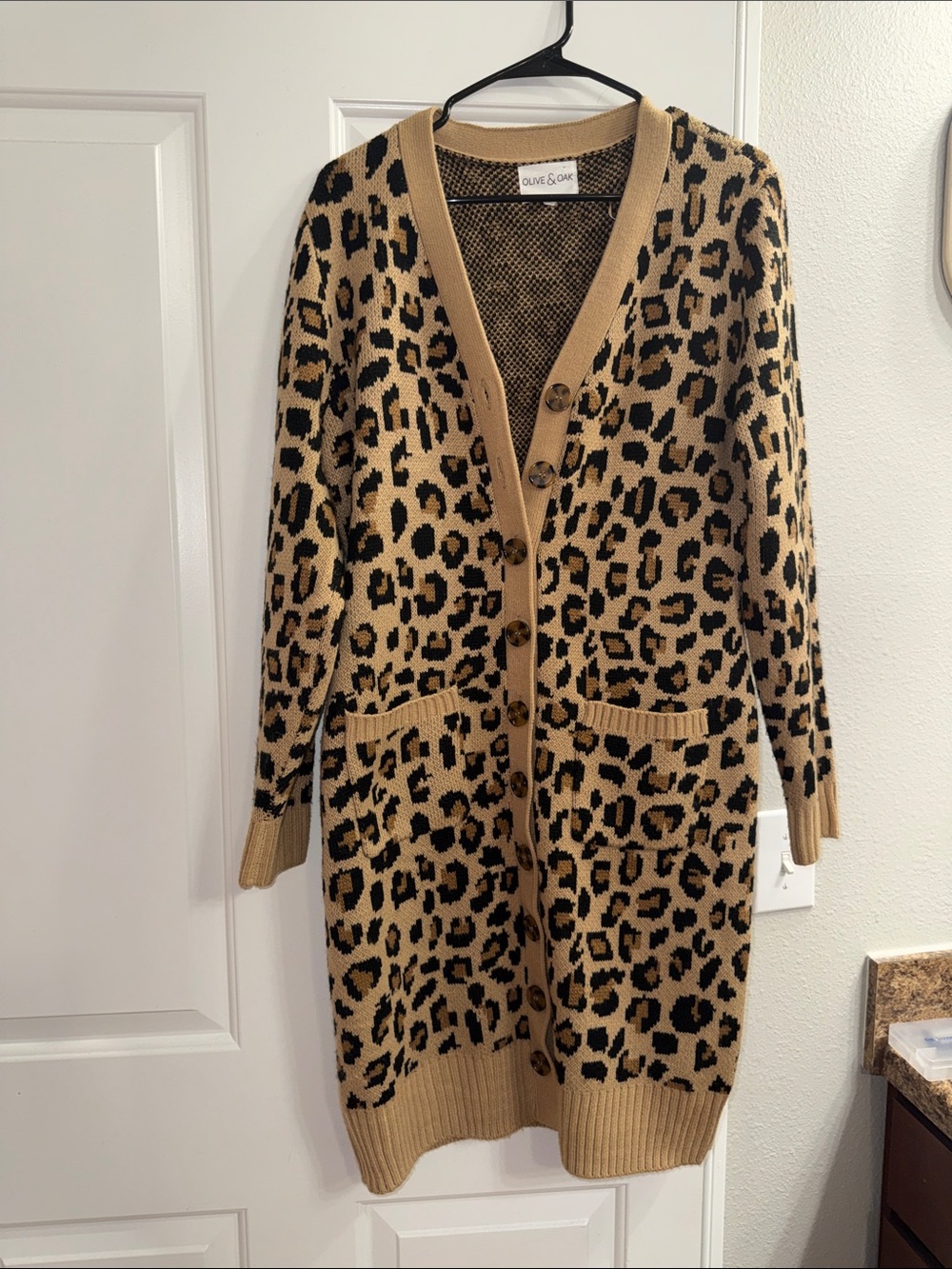 Olive & Oak Black and Tan Leopard-Print Longline Cardigan